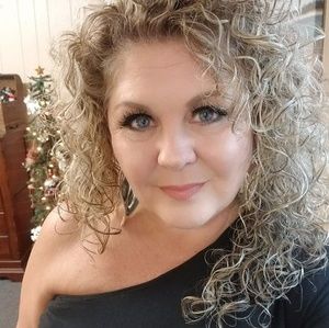 Meet your Posher, Paula
